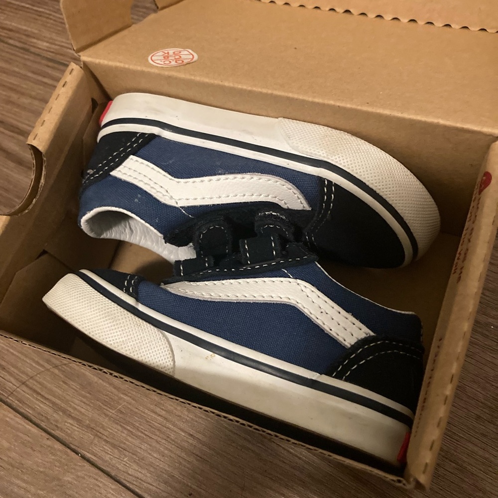 Toddler Vans Old Skool V Black and Blue Sneakers with Velcro Straps - Picture 6 of 7